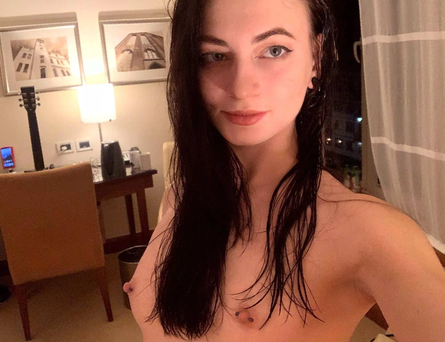 I just woke up, good morninggg!!!!