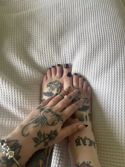 I like my feet 😇