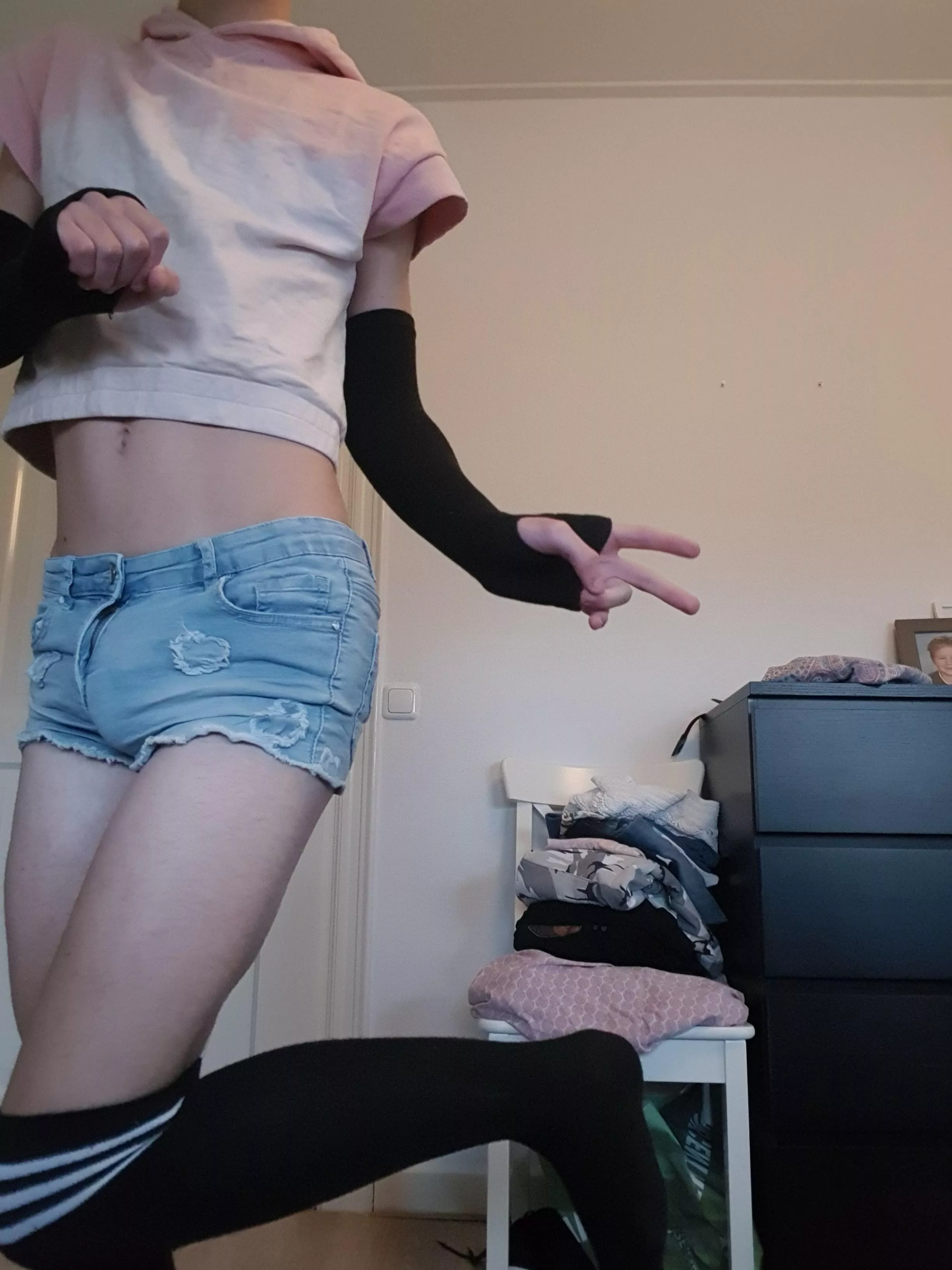 I love my cute outfits >-<