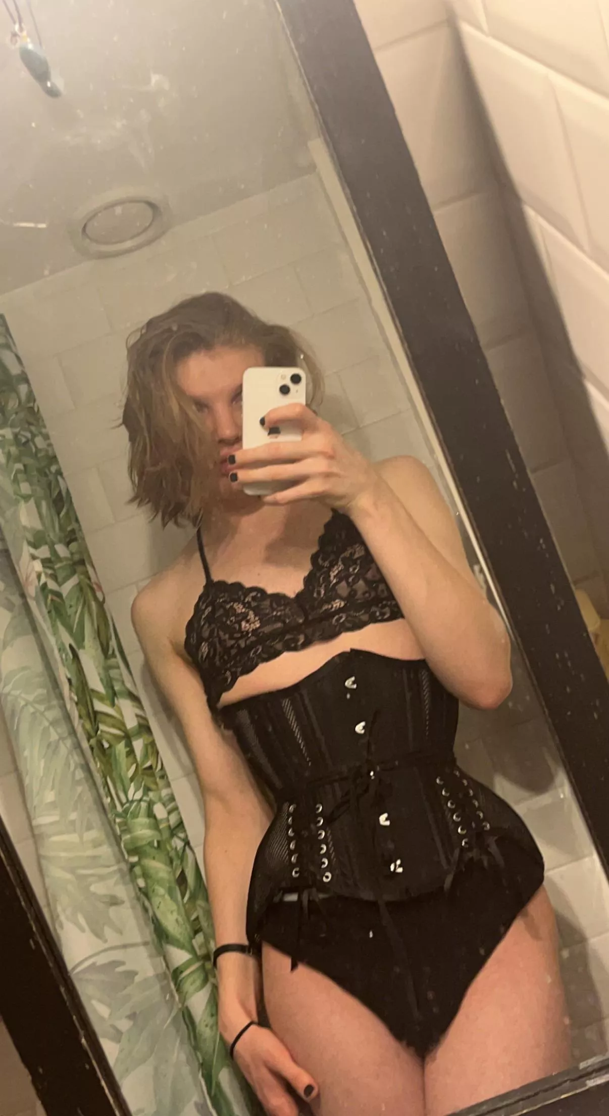 In a corset 🫢🫢