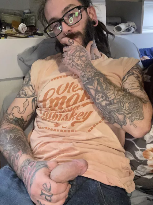 Just wondering if anyone wants to give me a hand? 😈😈 [33]