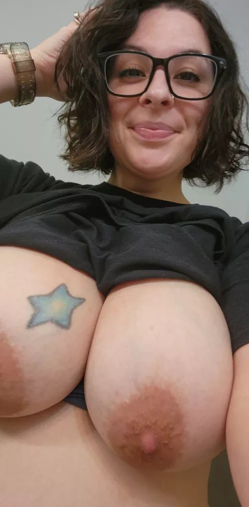 leaky star boob