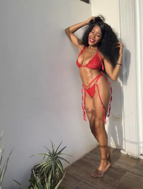 Little bit of colour on a hot day 💋