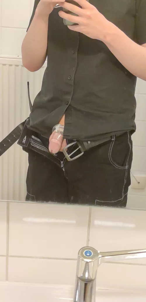 Locked at work 😳 day4/31