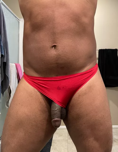(M) working on abs and legs