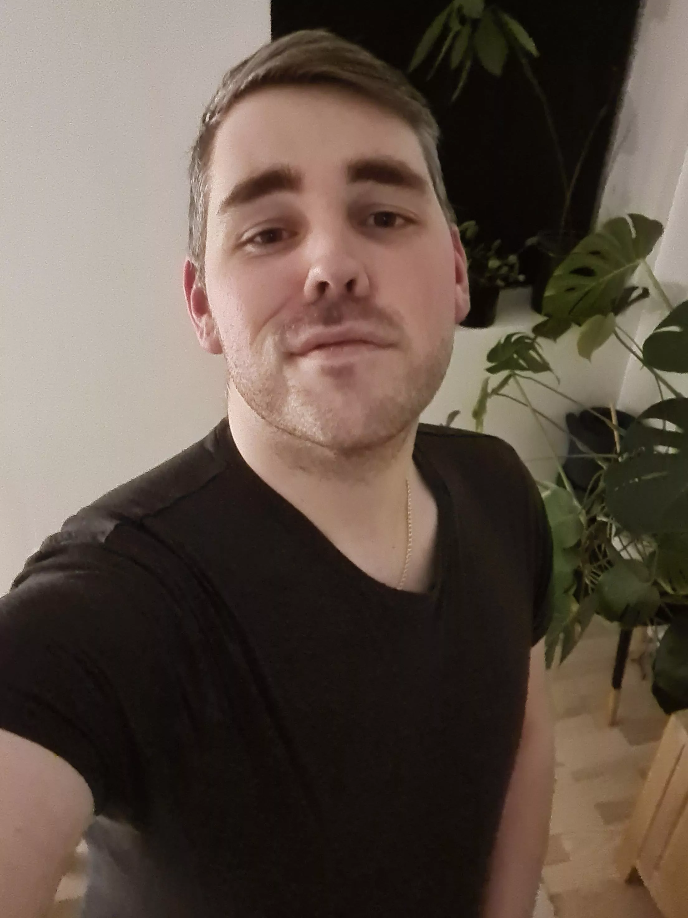 Nothing beats a lazy last day of the week - Happy Sunday out there 🎮😴