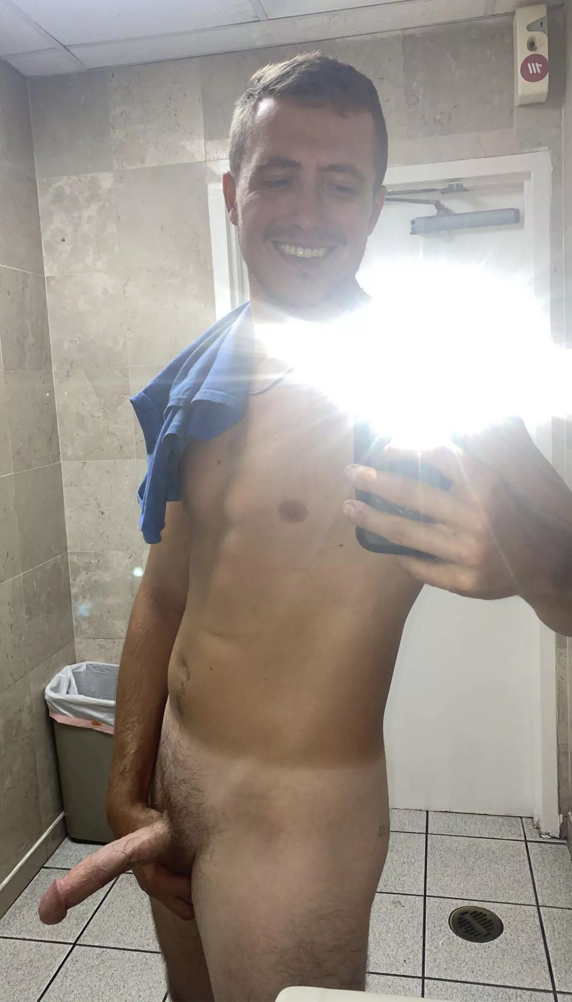 Public bathroom selfie, where are my BWC lovers?