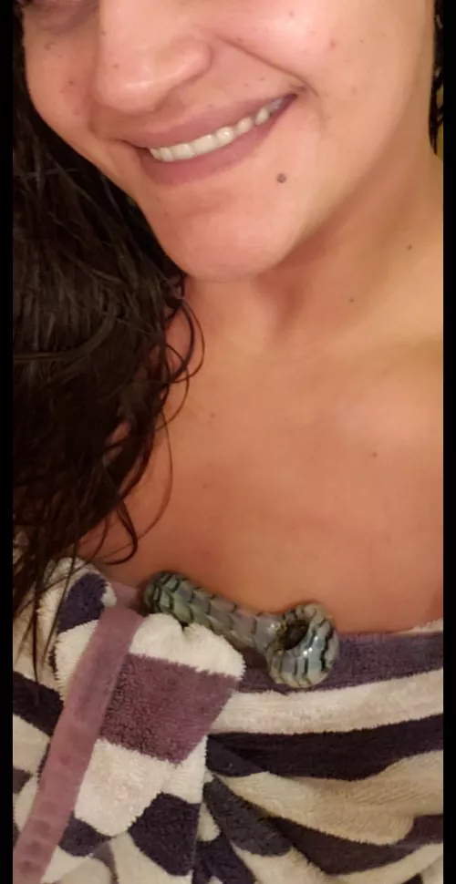 Showered and smoked I'm ready😈