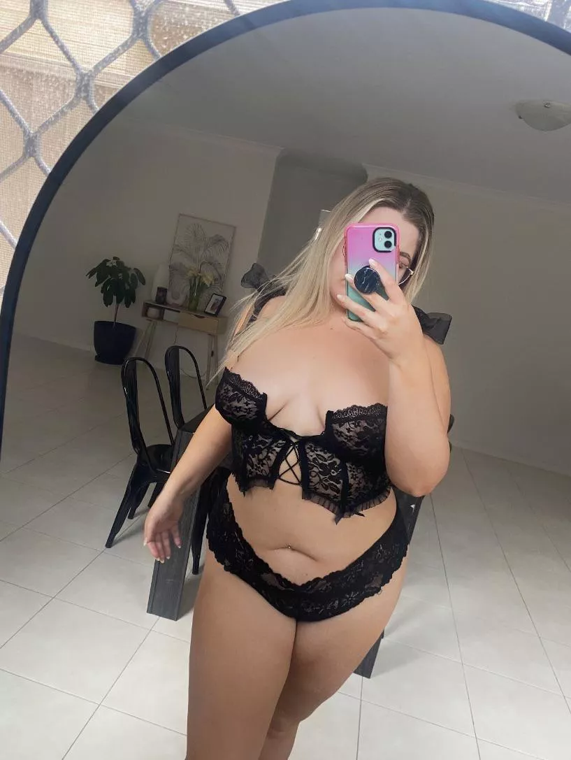 Showing you my outfit for today