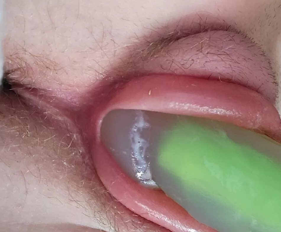 spread my puf[f]y lips 💋