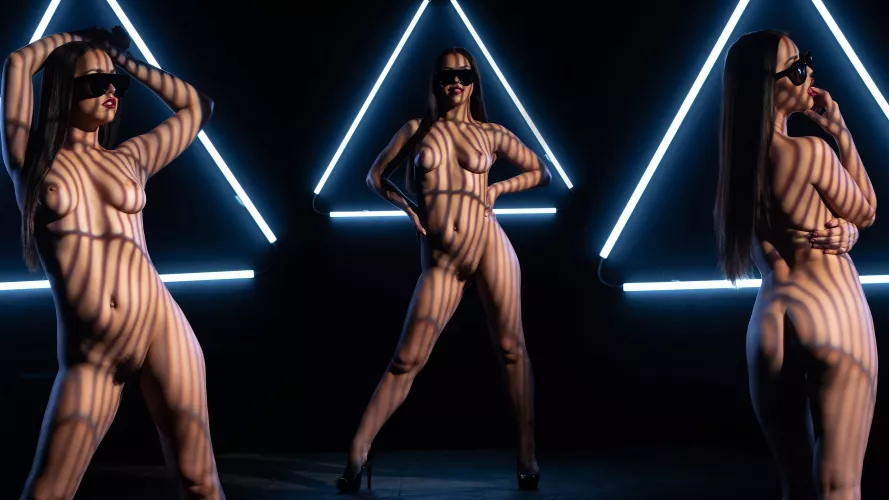 The gorgeous Alina in neon light [3840 x 2160]