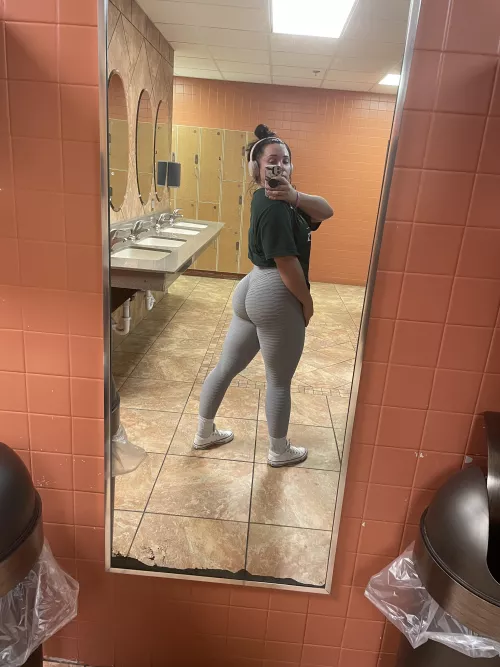 Tis the season to grow the glutes