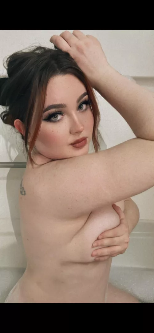 Want to come get all soapy with me? 🥰