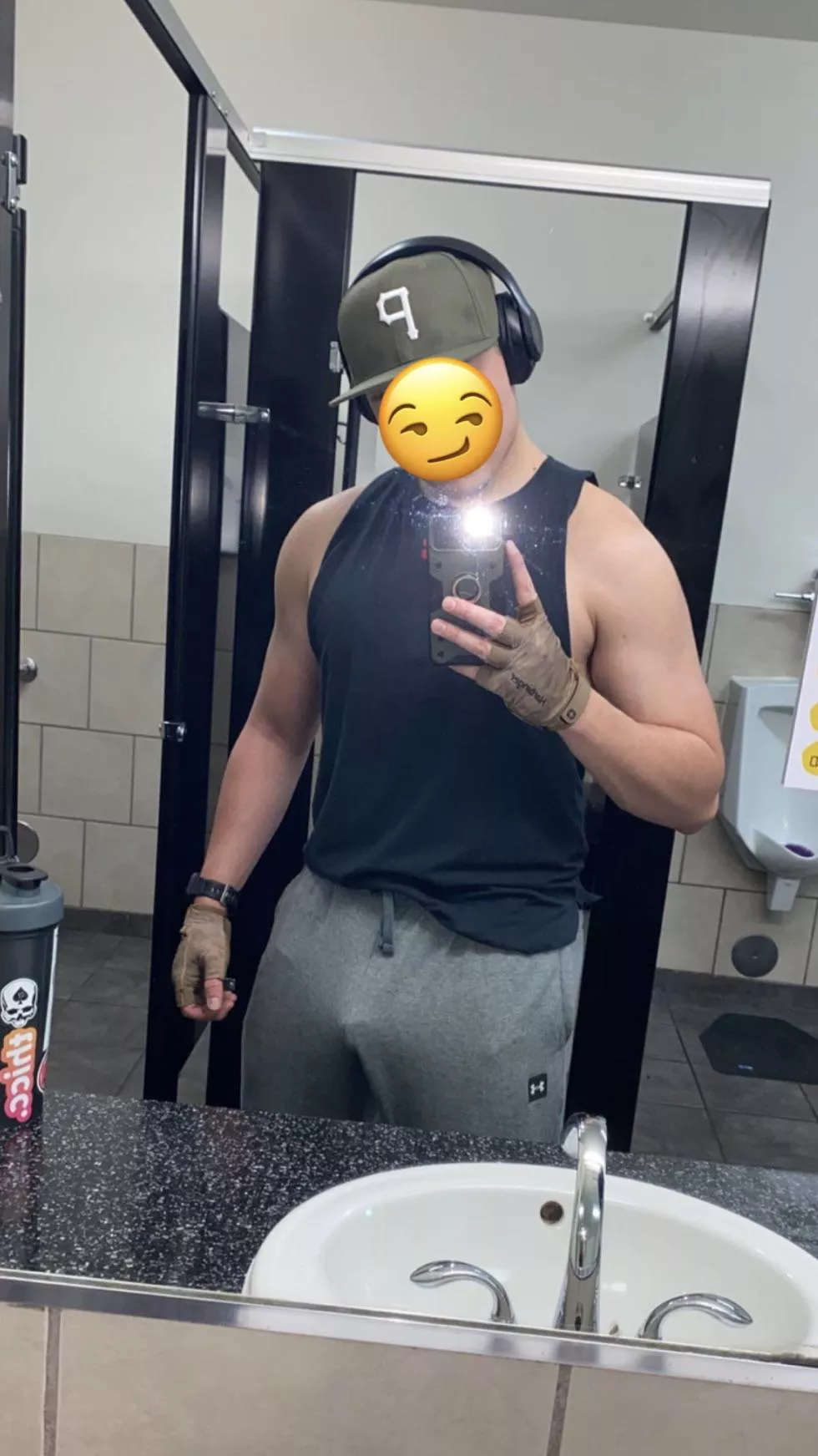 We love gray sweatpants season especially at the gym part 2