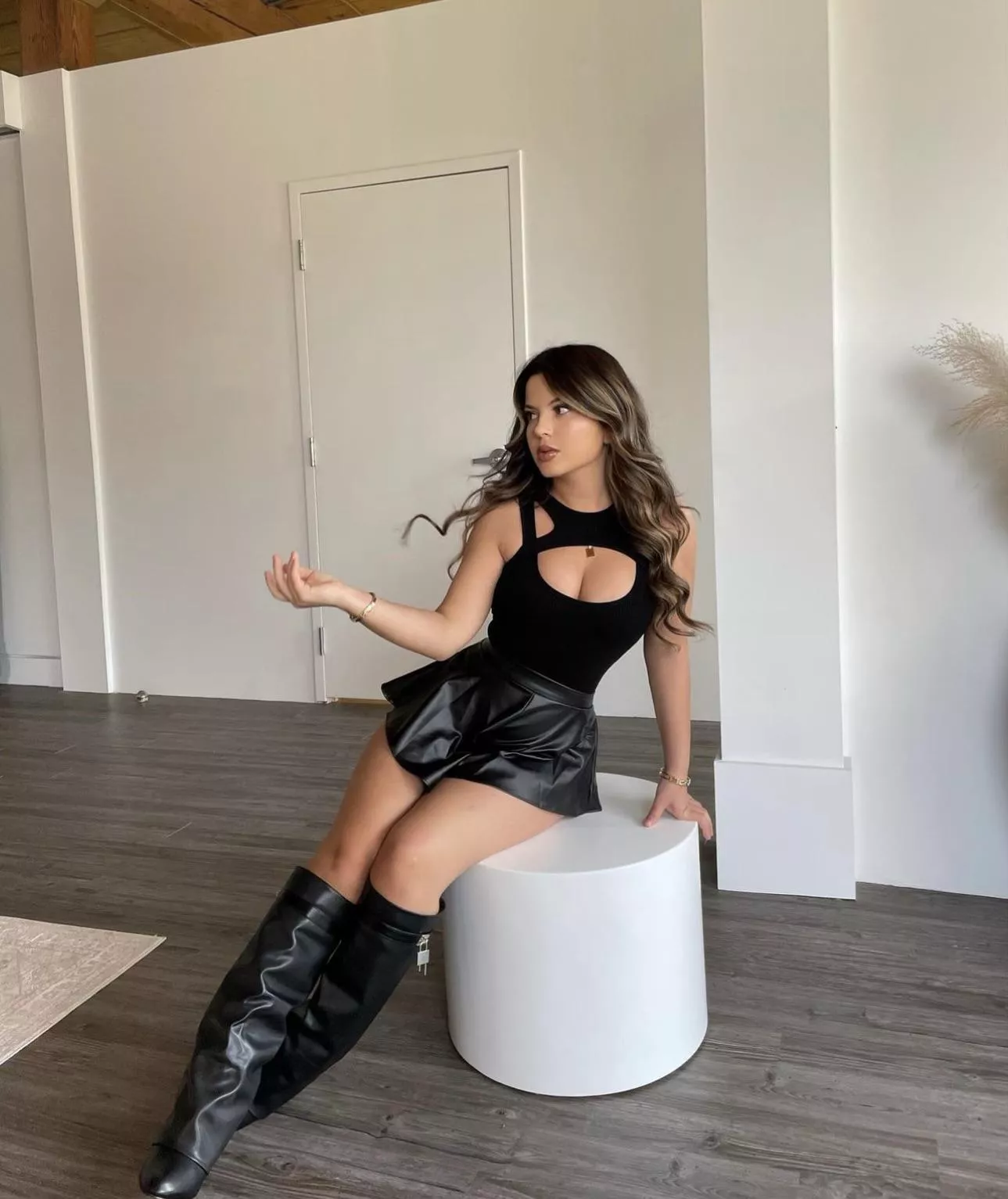 What a stunning outfit