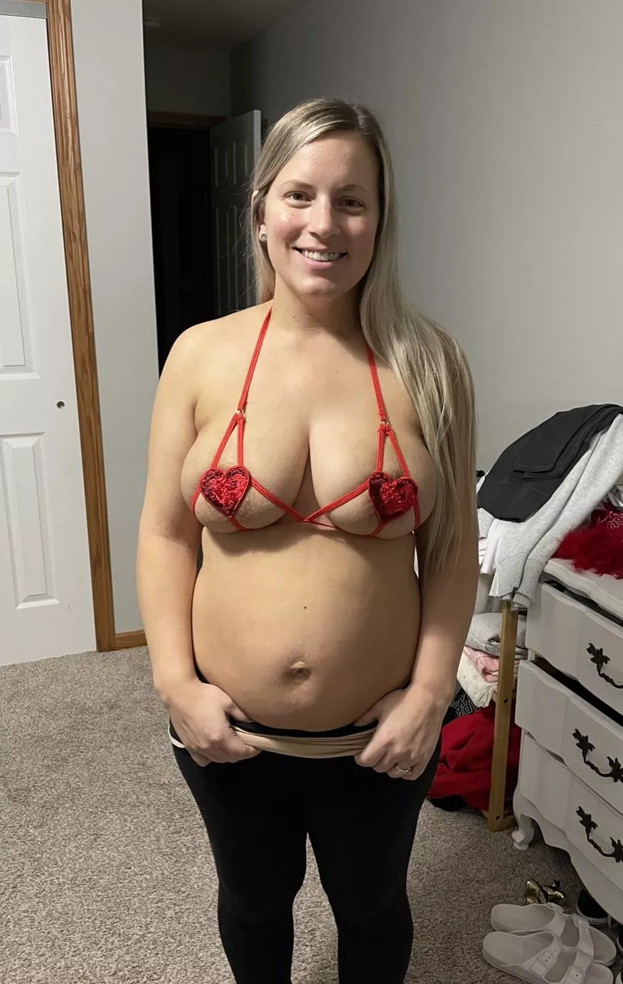 What do ya think of my new lingerie 😜😇