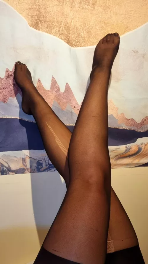 Who wants to trace my ladder? RIP my favorite tights..