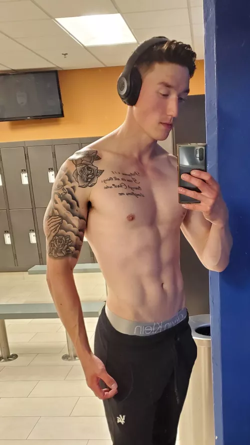 who's on reddit on a Saturday night 🤔