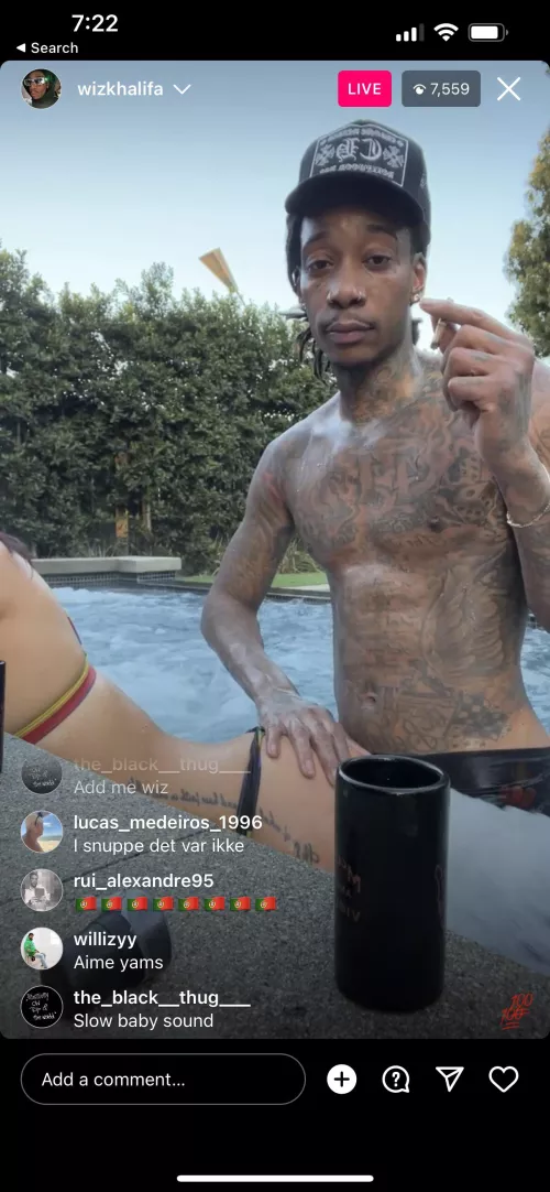 Wiz having fun in the hot tub 🍑 🍠