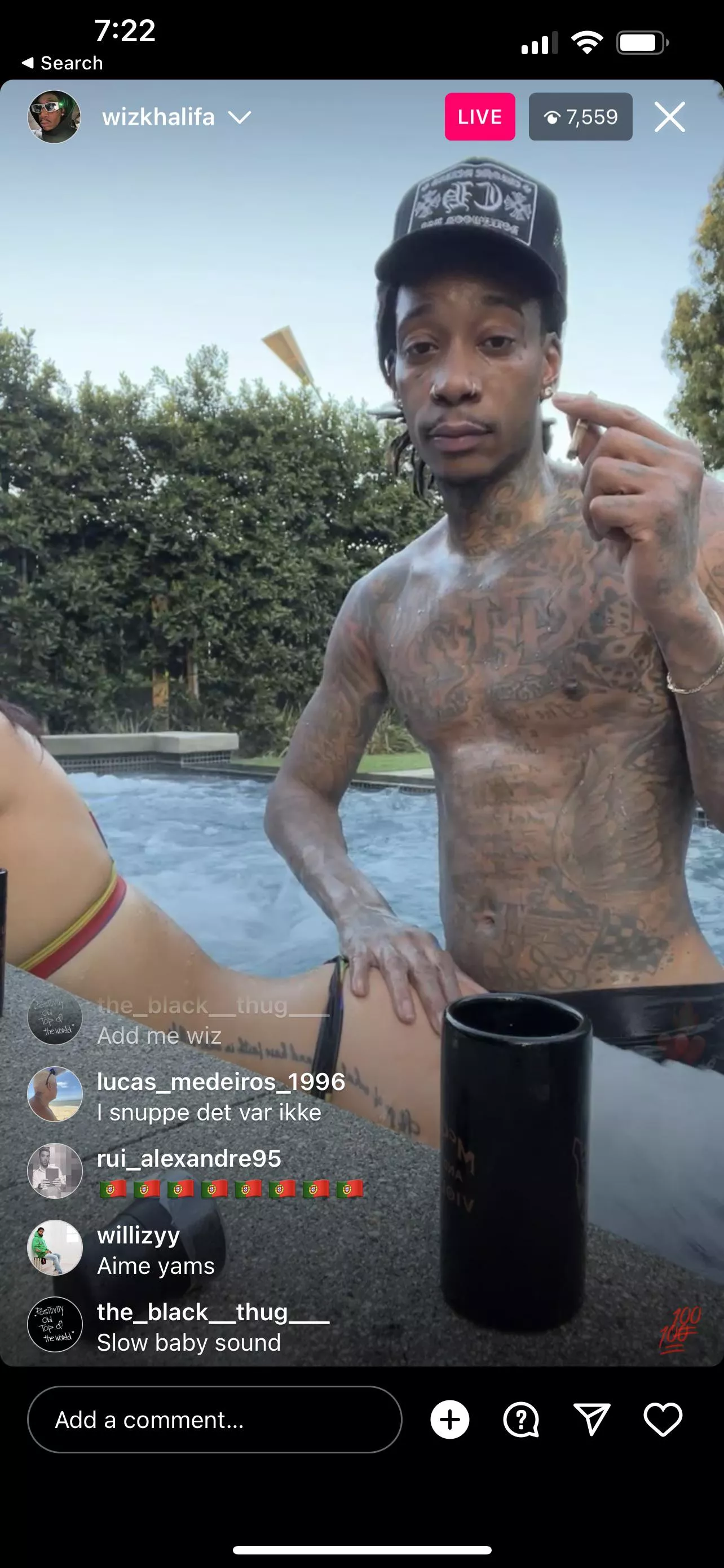 Wiz having fun in the hot tub 🍑 🍠