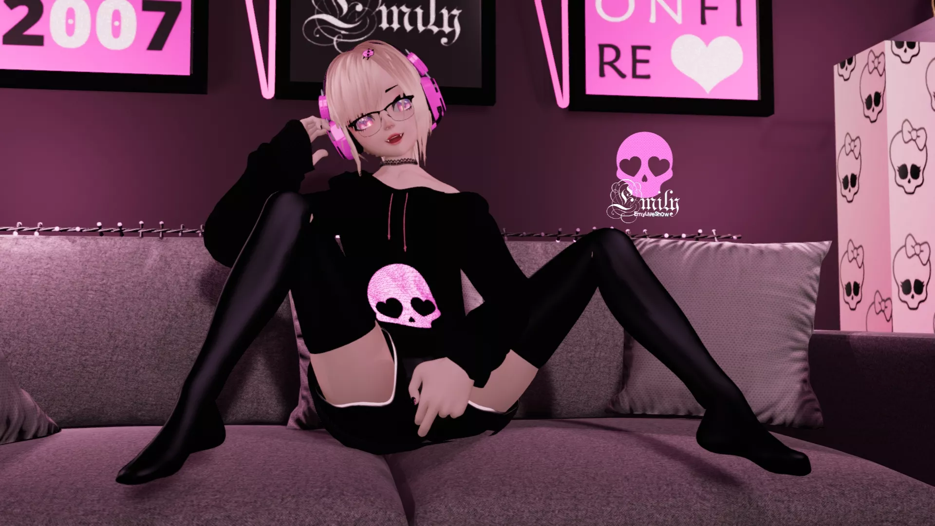 Woaah.. an unexpected stream only for my lovelies ❤️ Comfy talk, listening indi music, soft dance and hard pussy fucking with mr. Robot (maaaaybeeee) https://chaturbate.com/emyliveshow