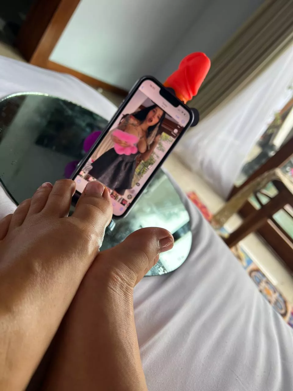 Worship my toes and make me feel like a queen