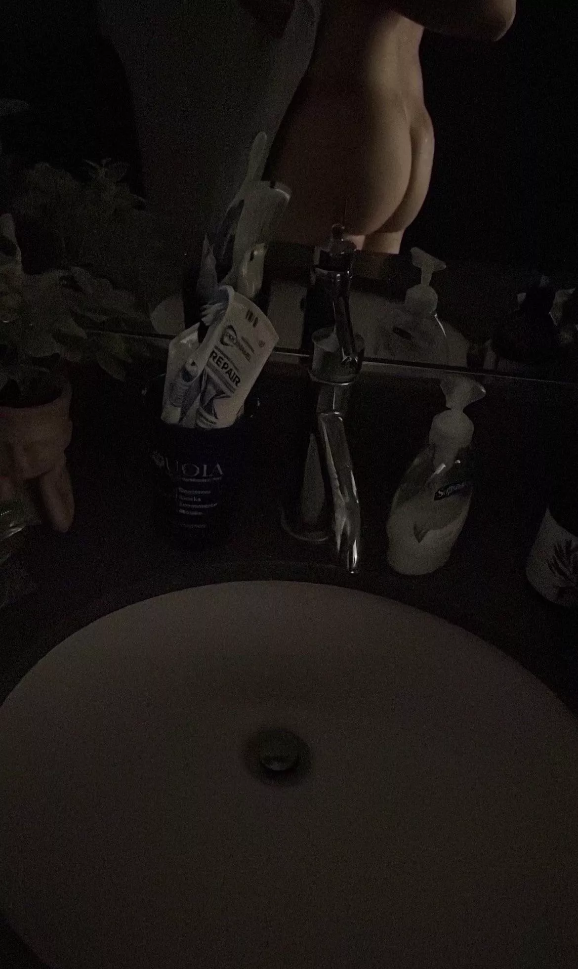 22 - Looking to explore :)