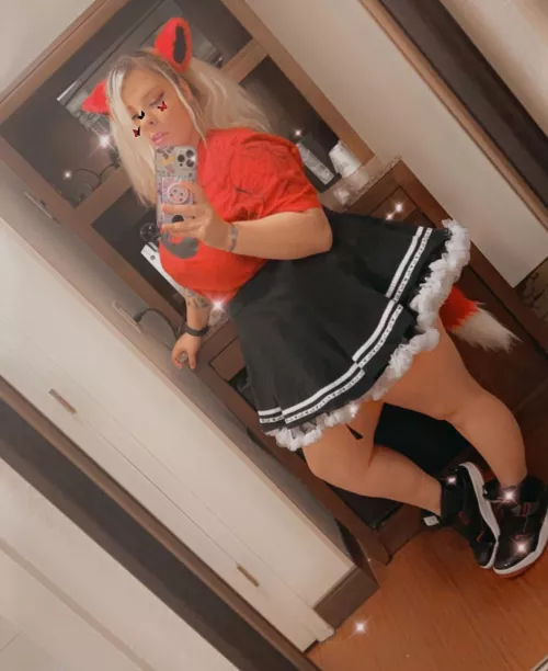 22F 💕Meow💕 (Getting more comfortable with full body pics)