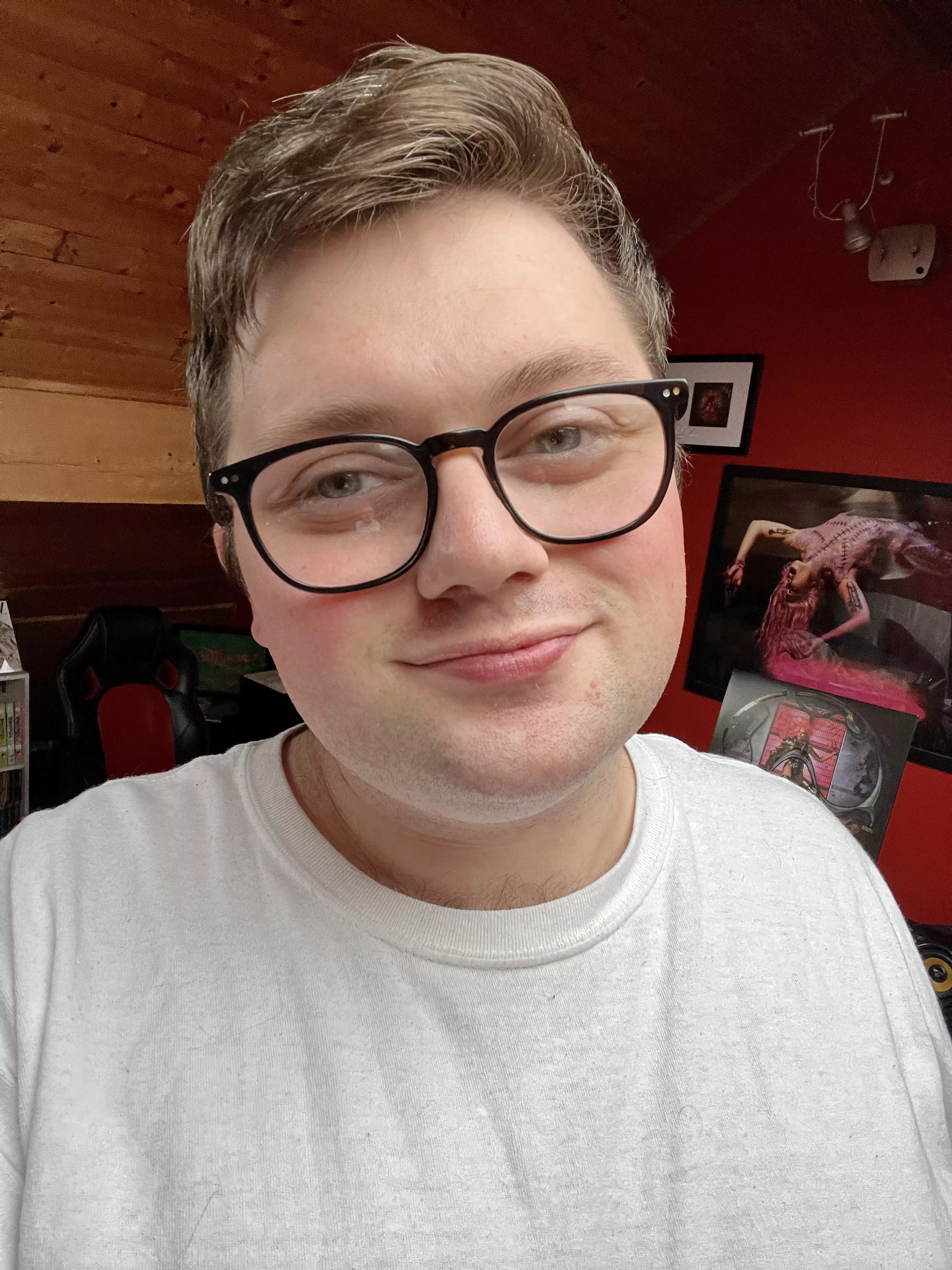 26UK. Anyone looking to chat?
