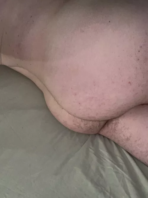 29, 6’5”, and only ever been pegged. Anyone else want to take my fat ass?