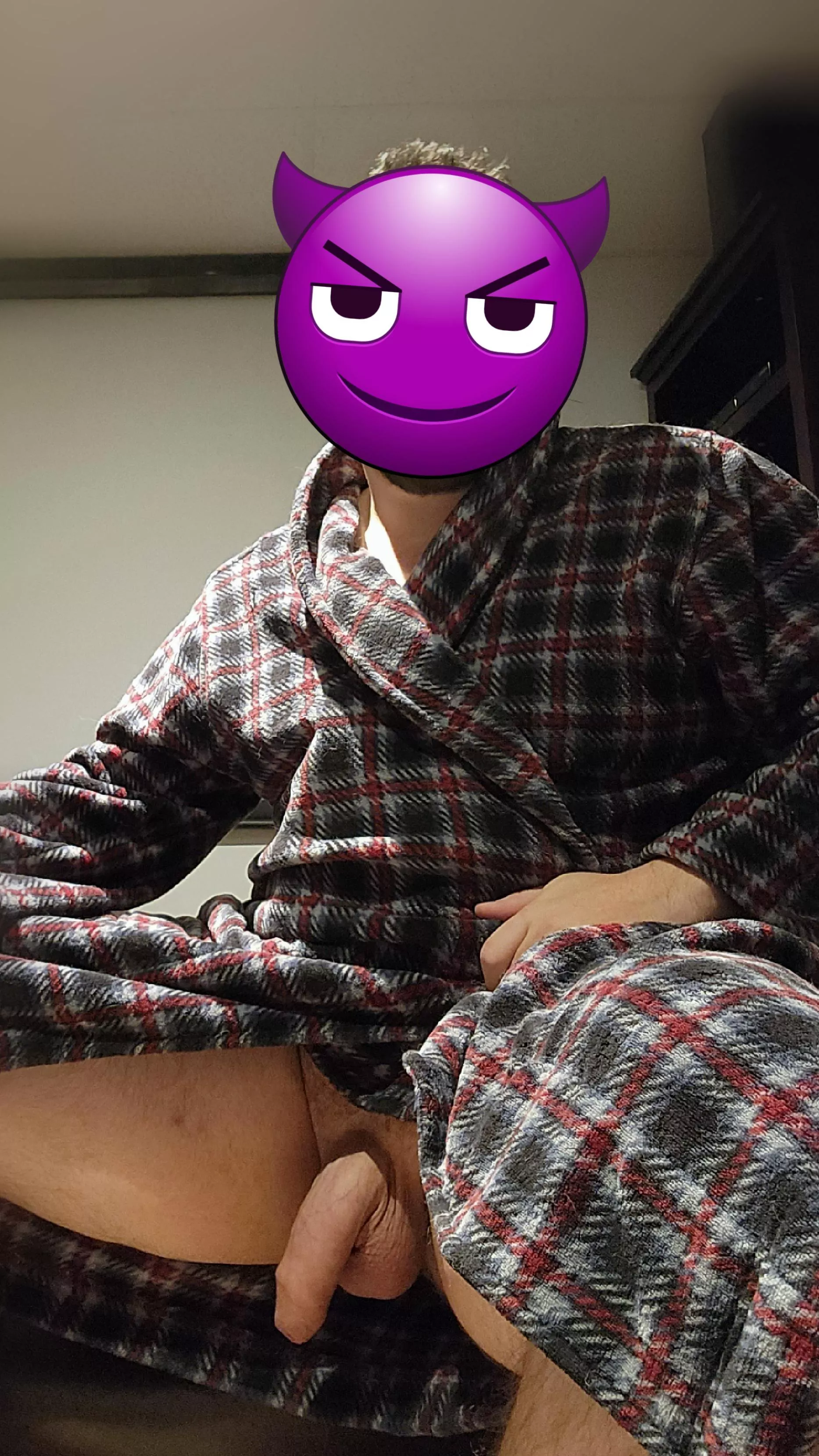 [31] When you catch a glimpse under Daddys robe 😈