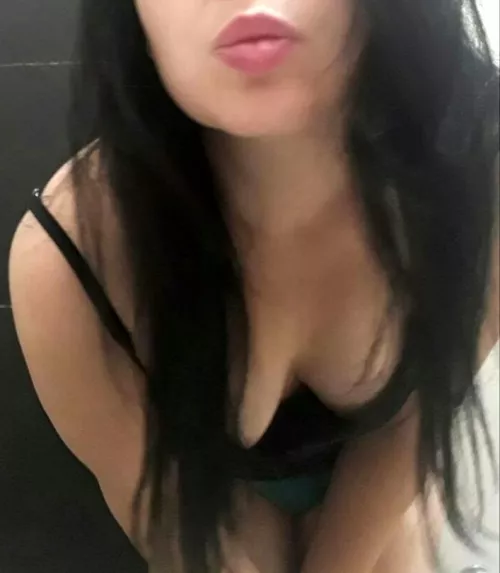 Any tanlines and tiny hangers fans here?