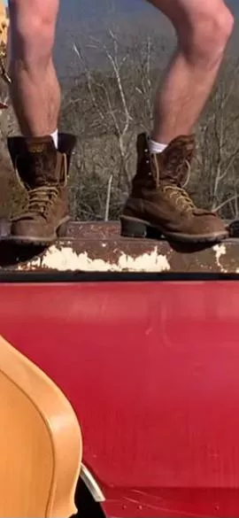 Can Anyone Identify This Boot?
