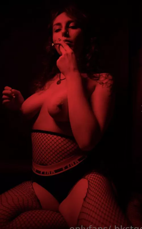 did a red photoshoot and it’s making my internal and external scene scream