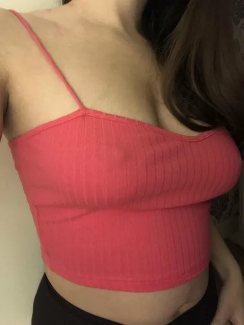 Do you like this colour on me?