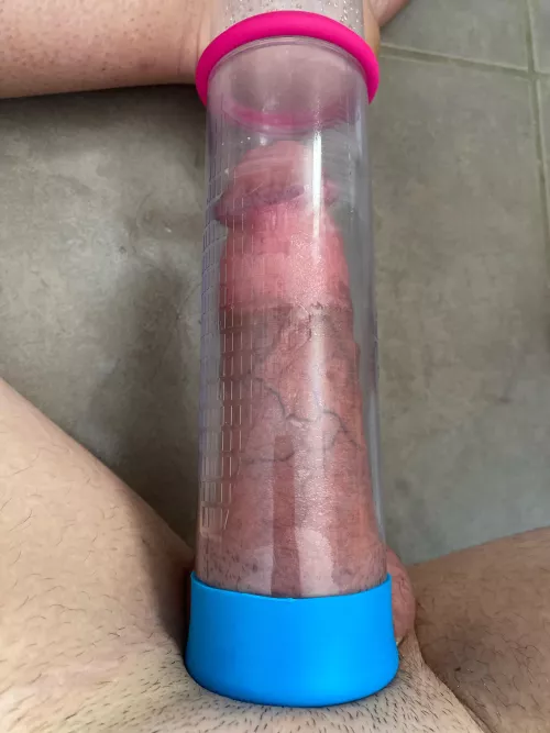 Getting back into pumping my just under 7” cut cock. Let me know what you think. Australia, QLD , Brisbane.