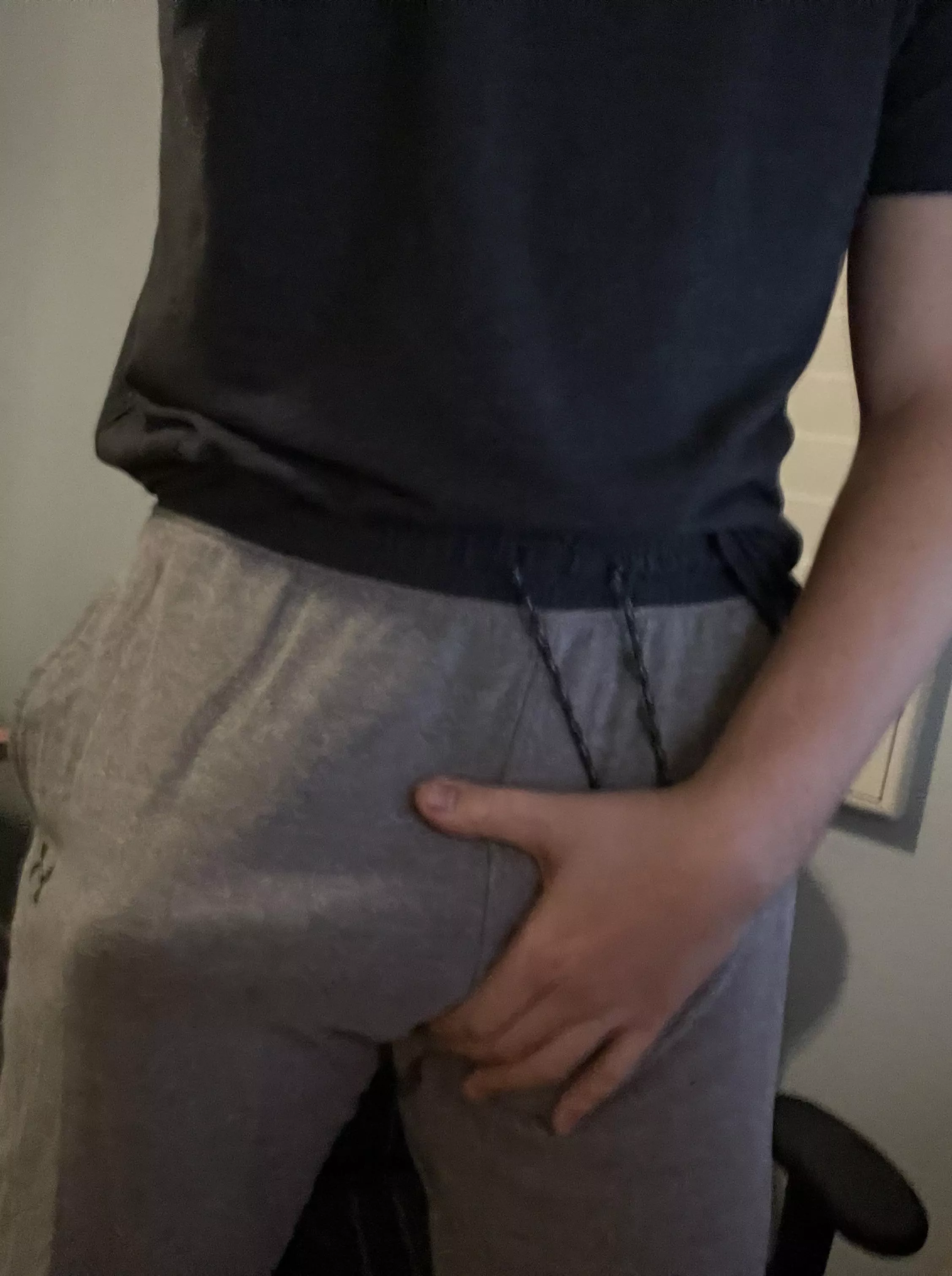 Grey sweatpants for the win? Dm open