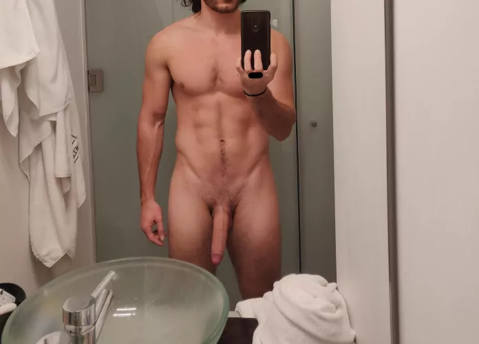 Hey bros, I had an amazing weekend on the hotel. We have to try it too 😜