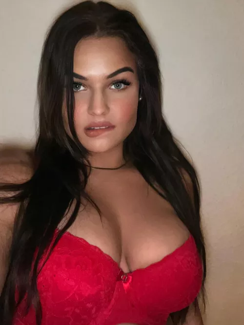 Hottie in RED bra