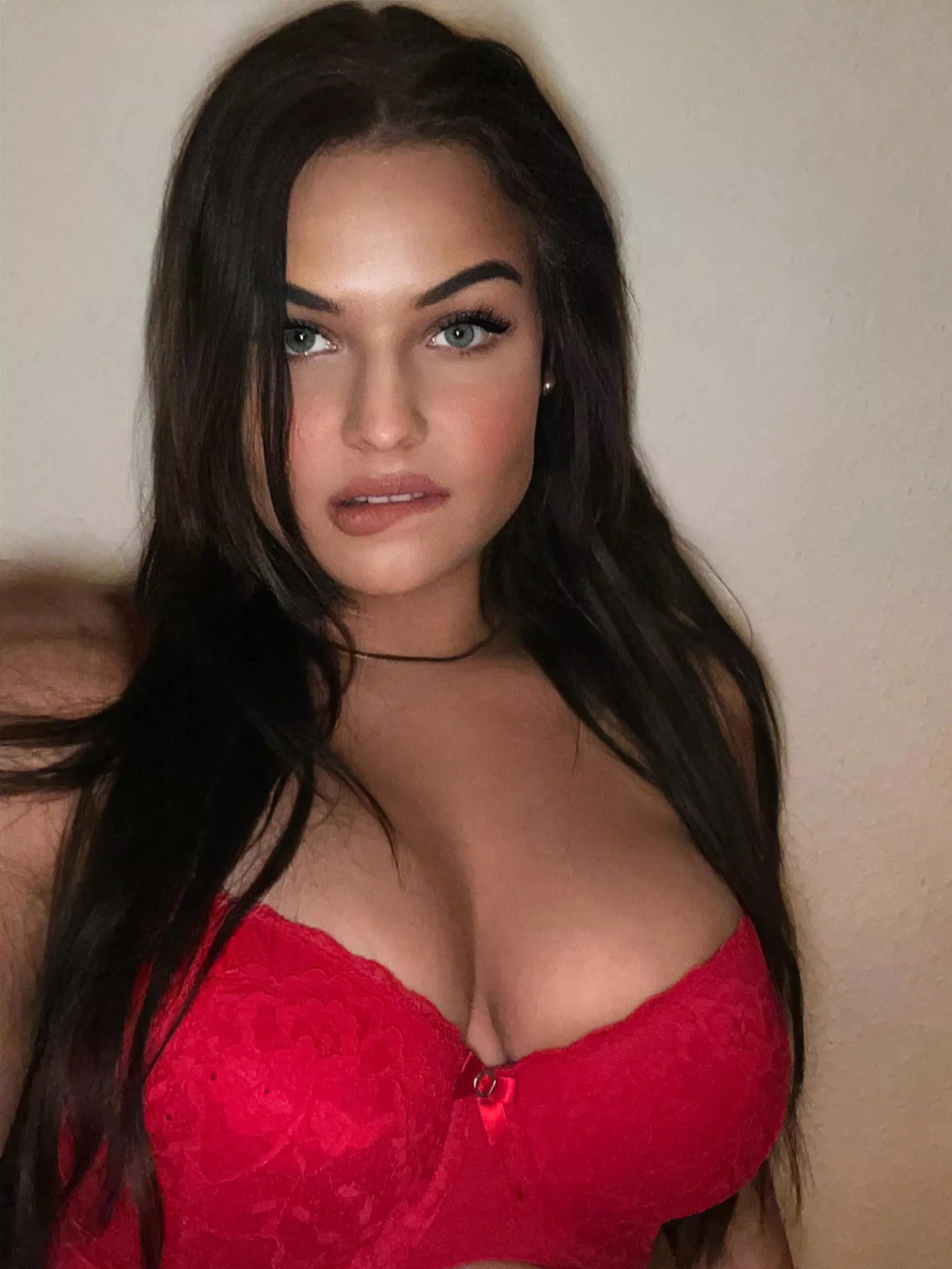 Hottie in RED bra