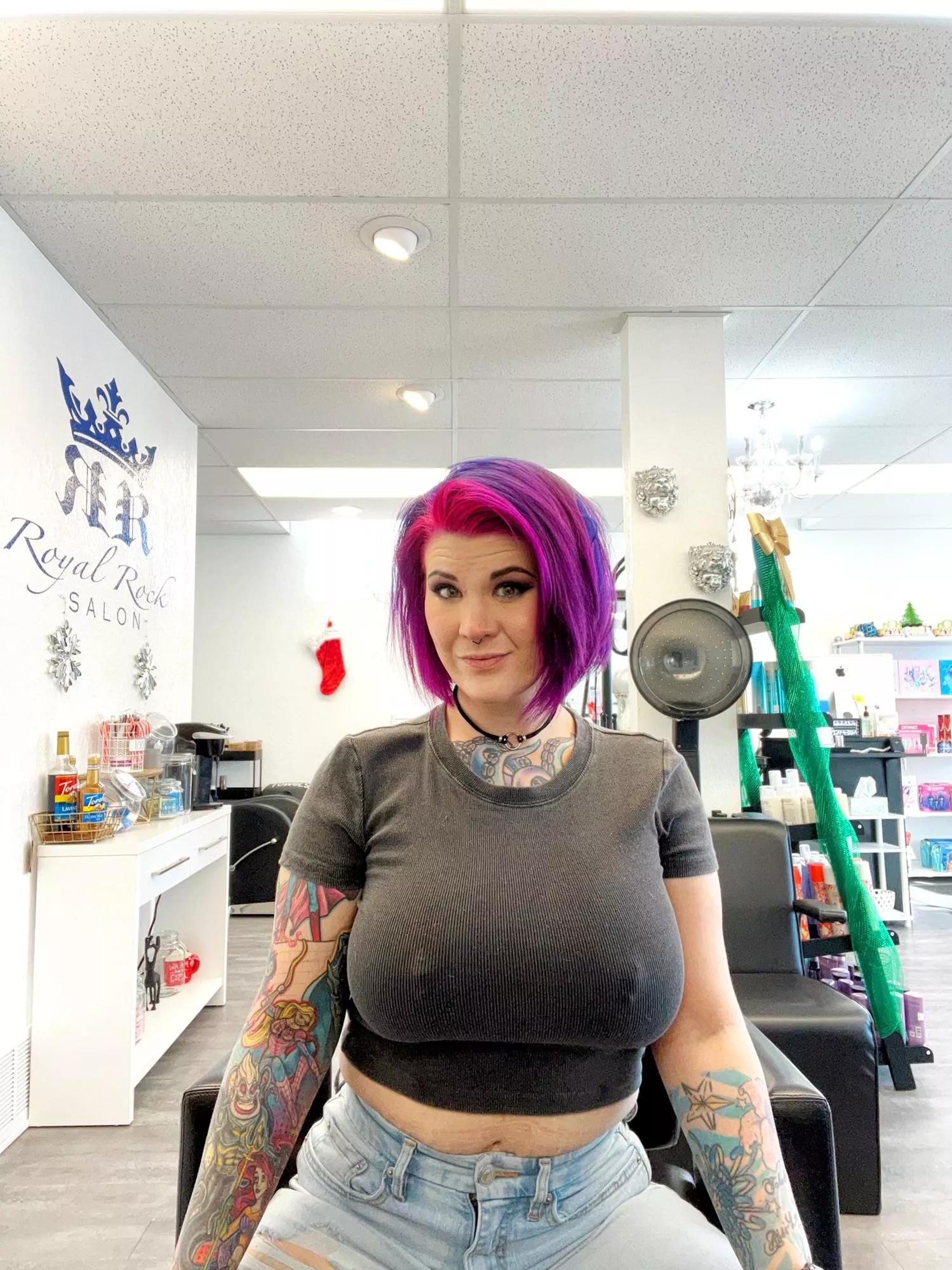 I know y’all prefer less coverage but this photo certainly fits here don’t you agree