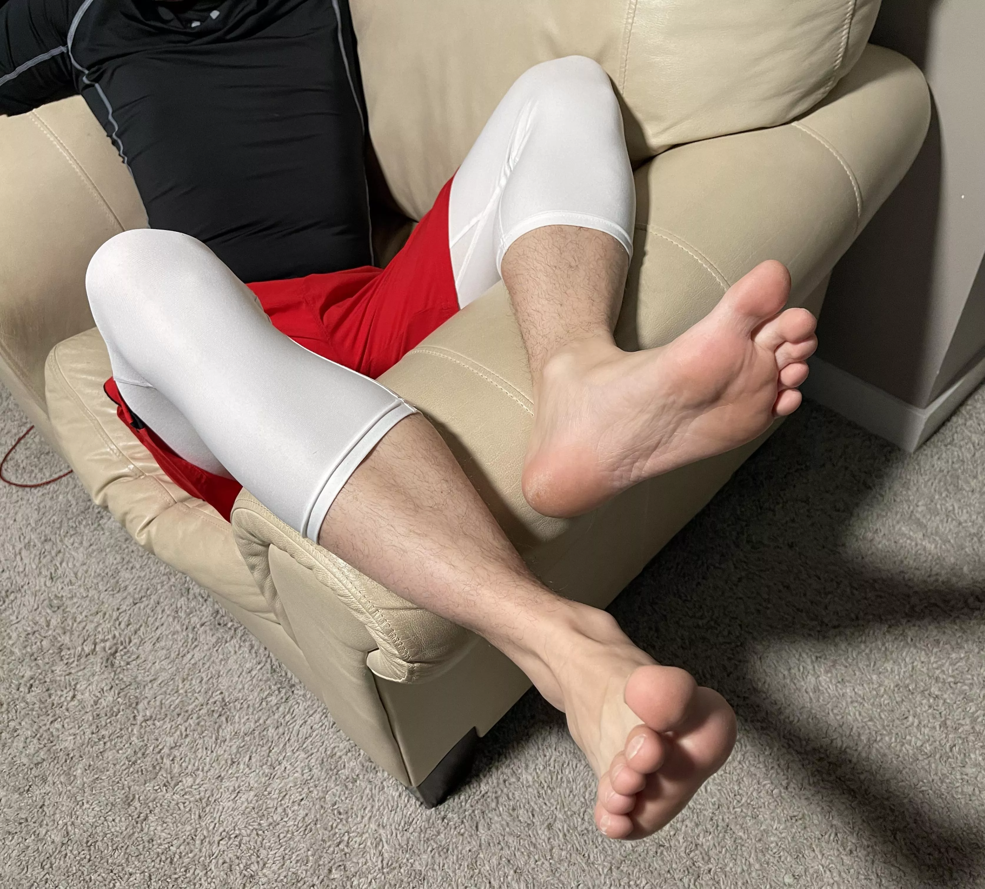 I know you want to worship these sweaty alpha jock feet…