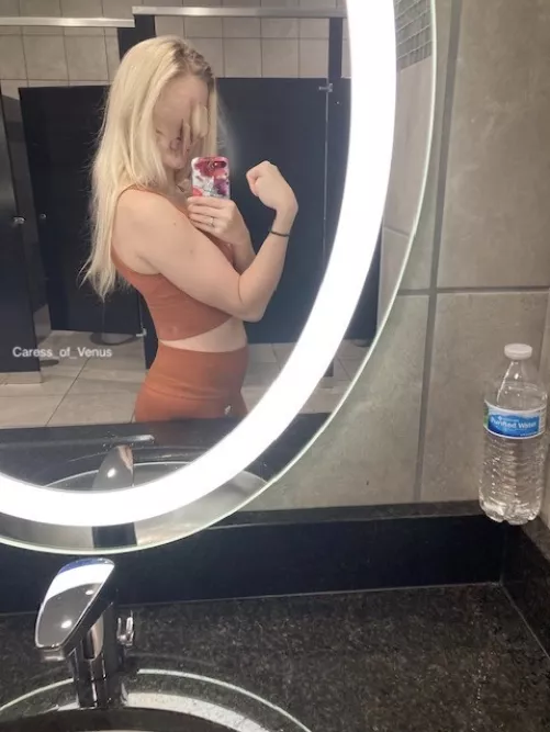 I might be small but I can still be your muscle mommy