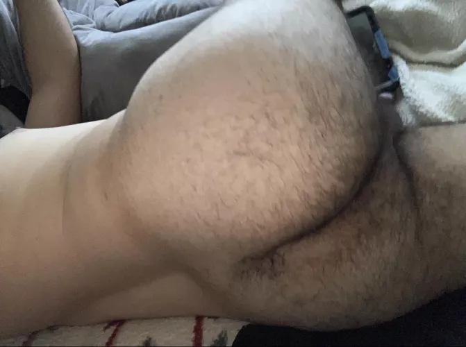 I need a bear to come handle me 😈