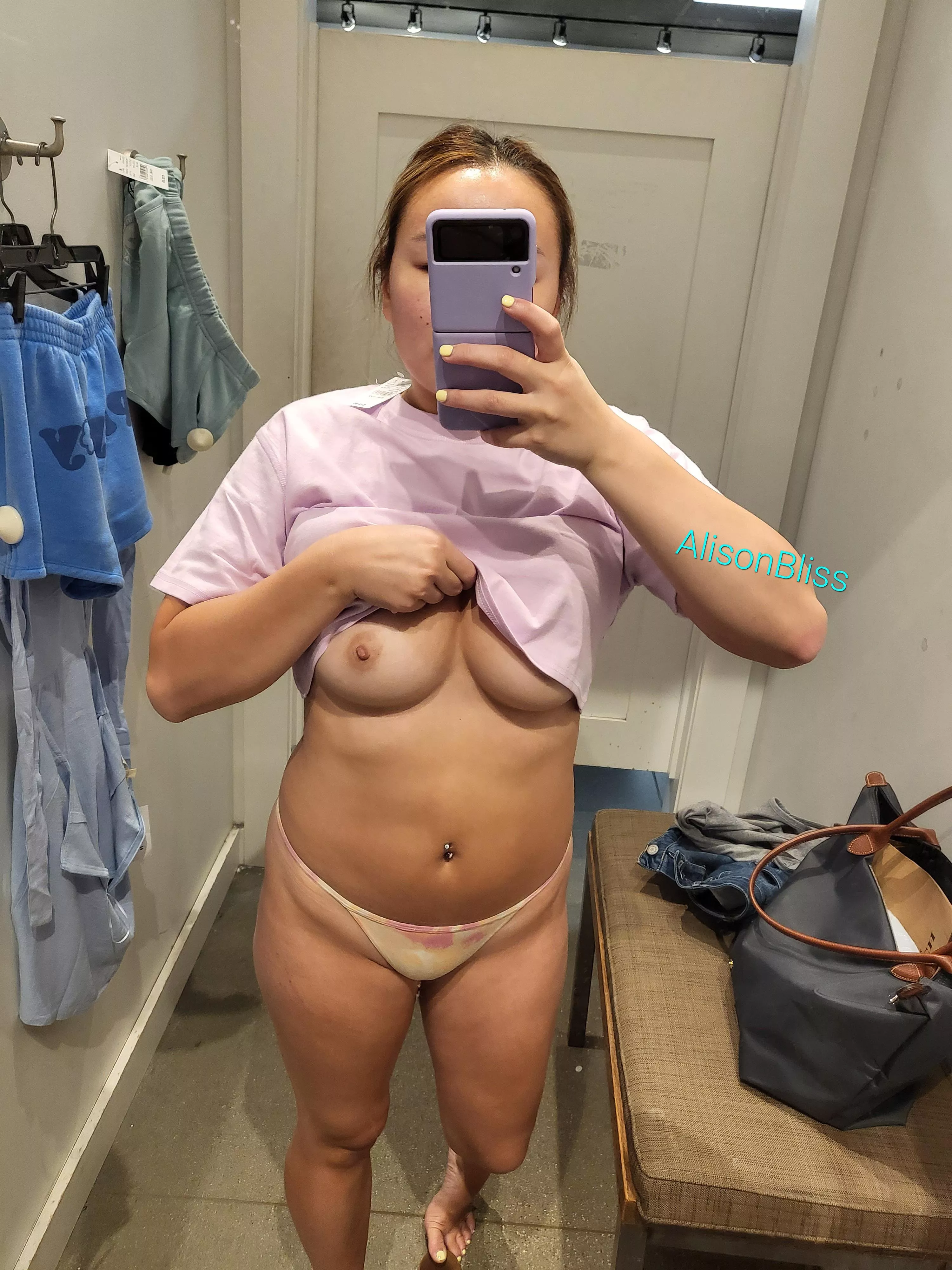 I'll never stop taking dressing room mirror selfies