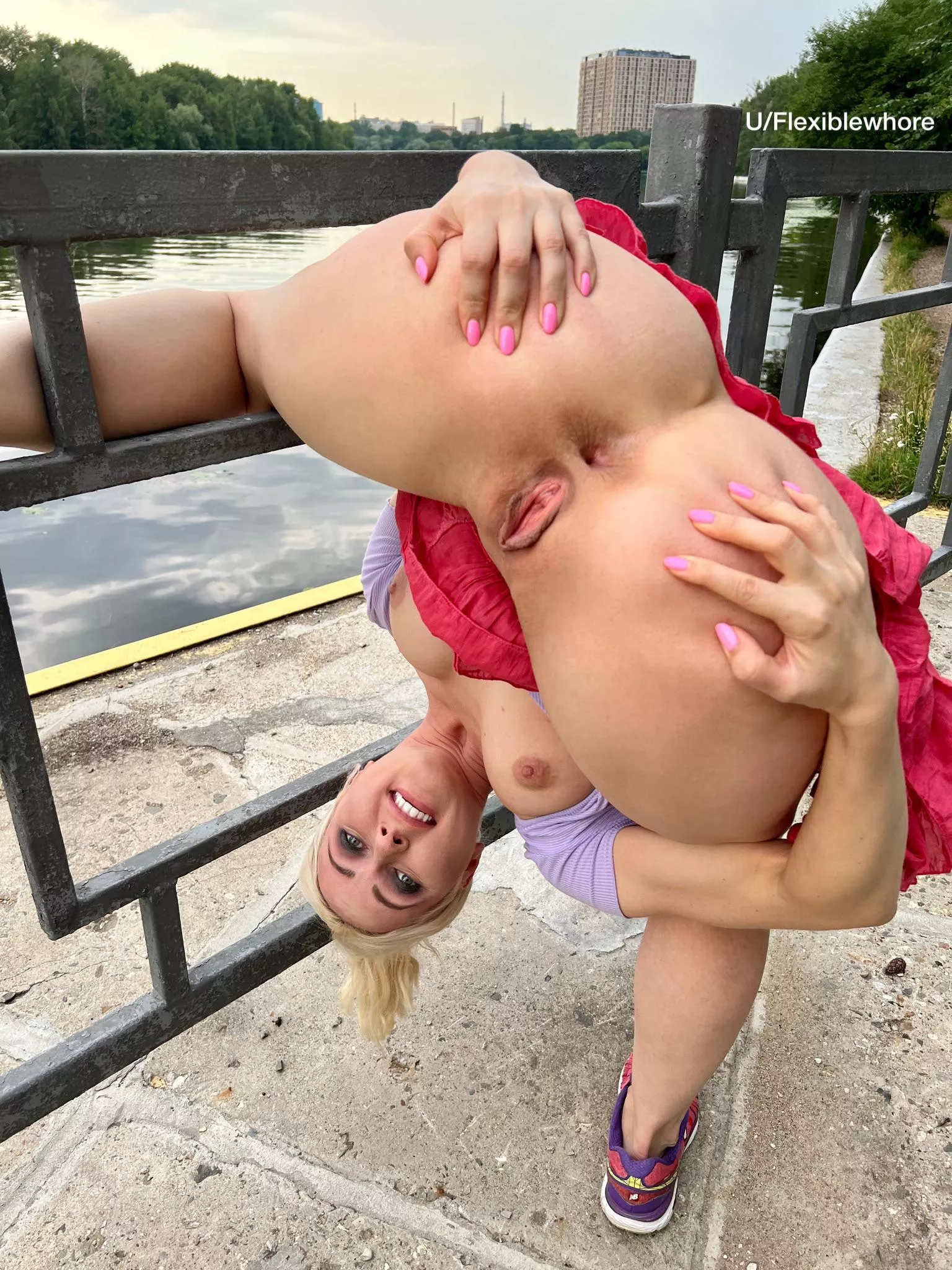 I'm waiting for you to come and fuck me hard😜