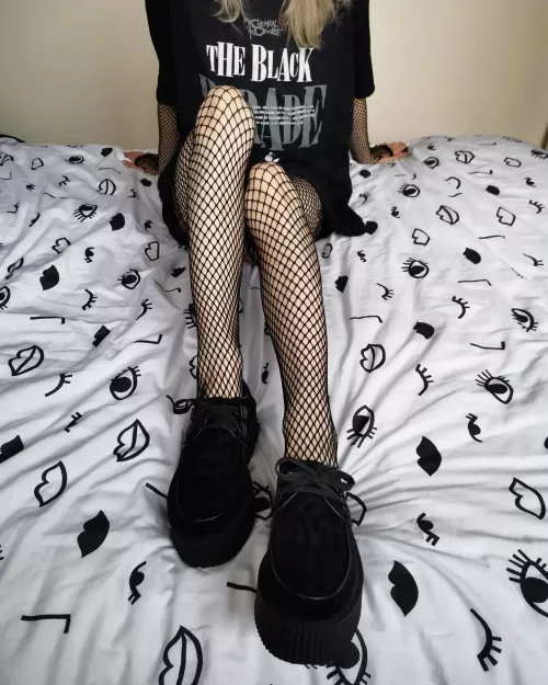 is it cool to be emo again yet?