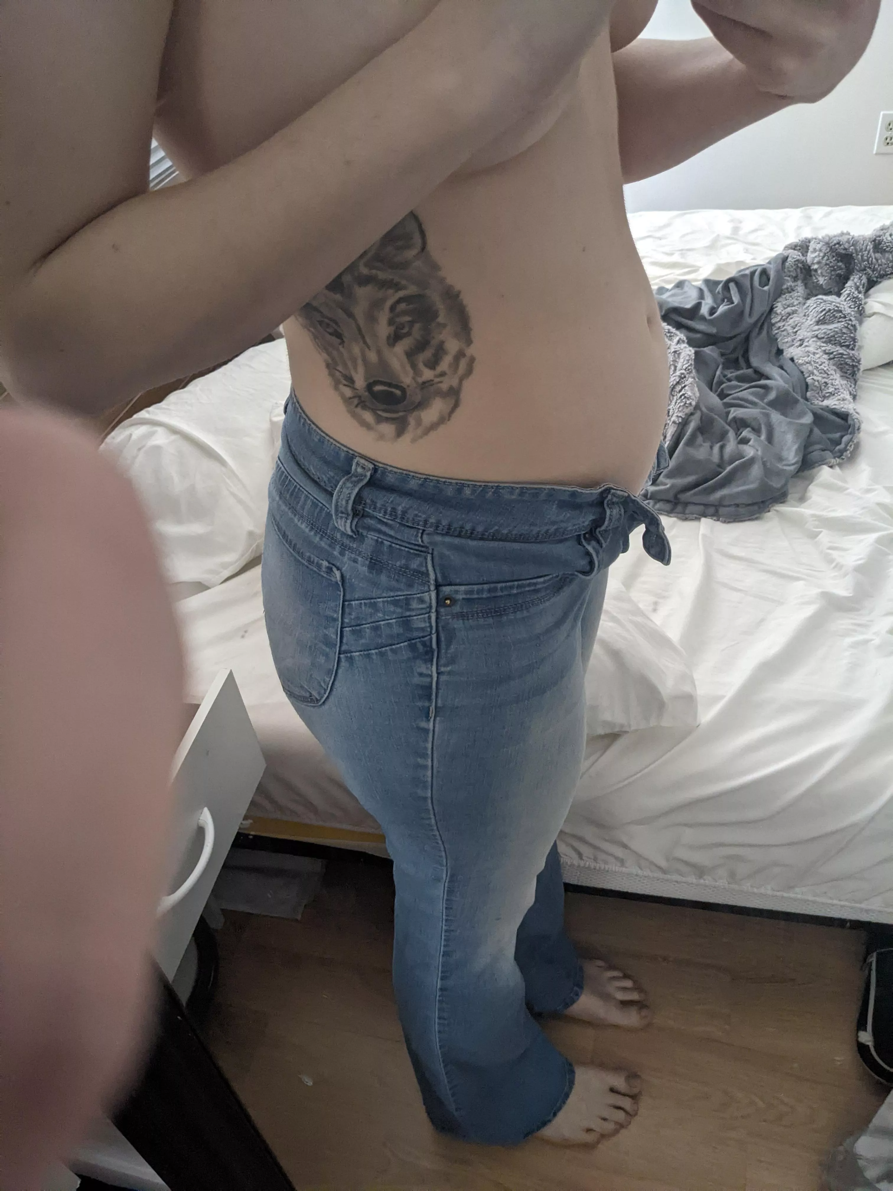 Isn't it cute? 🥰🥹 Peep that underboob 😋 panties are smelling STRONG this week!