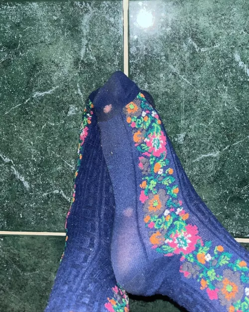 I’ve worn these smelly socks for 3 days, I bet they’d look pretty in your mouth [female]