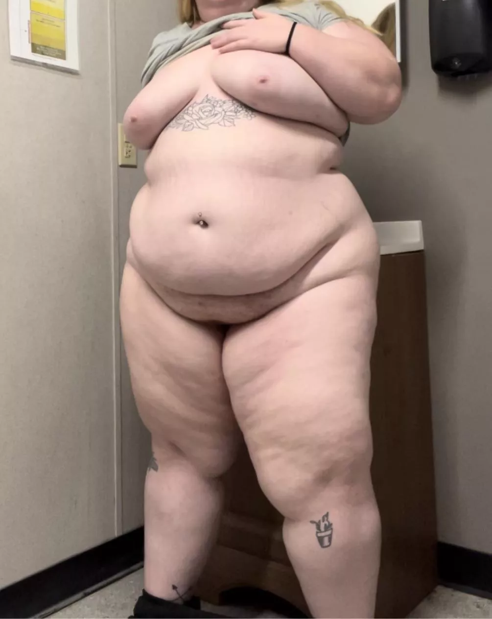 Let’s fuck at work 🫢🤤